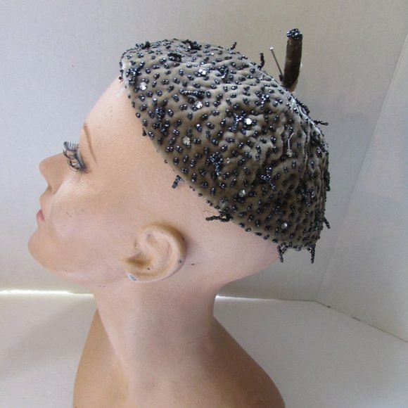 SALE Mid Century Beret Style Hat Olive Green Velvet Black Seed Beads - Picture 7 of 12